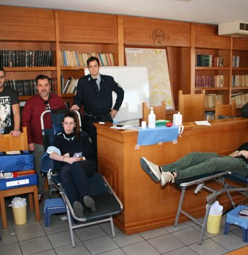 Οι αστυνομικοί της Τροχαίας ενίσχυσαν την Τράπεζα Αίματος της Ένωσης Αθηνών - Φωτογραφία 12