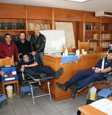 Οι αστυνομικοί της Τροχαίας ενίσχυσαν την Τράπεζα Αίματος της Ένωσης Αθηνών - Φωτογραφία 7