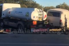 Λαμία: Παραβίασε το STOP και εμβόλισε βυτιοφόρο [photos]