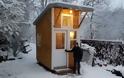 13χρονος έχτισε αυτό το μικροσκοπικό σπίτι, με μόλις 1.500€. Μόλις δείτε πως είναι από μέσα, θα σκάσετε απ’τη ζήλια σας [photos+video] - Φωτογραφία 2