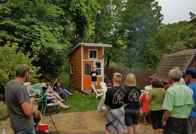 13χρονος έχτισε αυτό το μικροσκοπικό σπίτι, με μόλις 1.500€. Μόλις δείτε πως είναι από μέσα, θα σκάσετε απ’τη ζήλια σας [photos+video] - Φωτογραφία 7