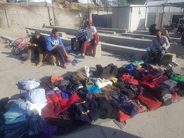 ΑΠΟΚΛΕΙΣΤΙΚΟ - Λέσβος: Ιδού που καταλήγουν τα ρούχα που δίνουν οι Έλληνες απ το υστέρημα τους στους λαθρομετανάστες [Φωτος] - Φωτογραφία 7