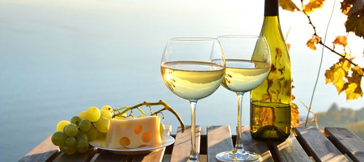 Το λευκό κρασί σχετίζεται με αυξημένο κίνδυνο μελανώματος - Φωτογραφία 1