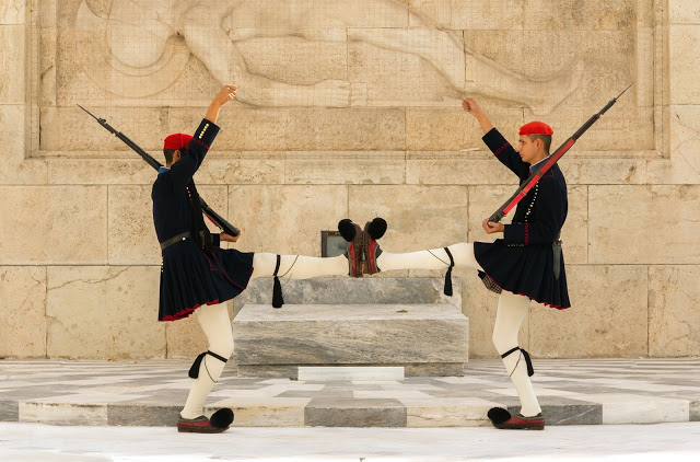 Σαν σήμερα ιδρύεται η Προεδρική Φρουρά, το καμάρι της Ελλάδας και αφρόκρεμα του Στρατού Ξηράς - Φωτογραφία 2