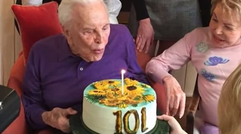 Ο Κερκ Ντάγκλας έγινε 101 ετών και το γιόρτασε με την οικογένειά του - Φωτογραφία 1