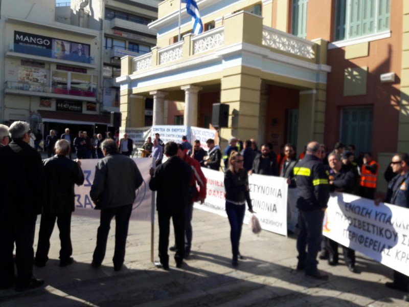 Πορεία διαμαρτυρίας από τους ένστολους της Κρήτης - Φωτογραφία 3