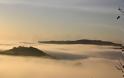 Η εντυπωσιακή θάλασσα ομίχλης σήμερα στη ΚΑΤΟΥΝΑ (ΦΩΤΟ: Παναγιώτης Τσούτσουρας) - Φωτογραφία 1