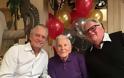 Τα 101α γενέθλια του Kirk Douglas σε στενό οικογενειακό κύκλο - Φωτογραφία 2