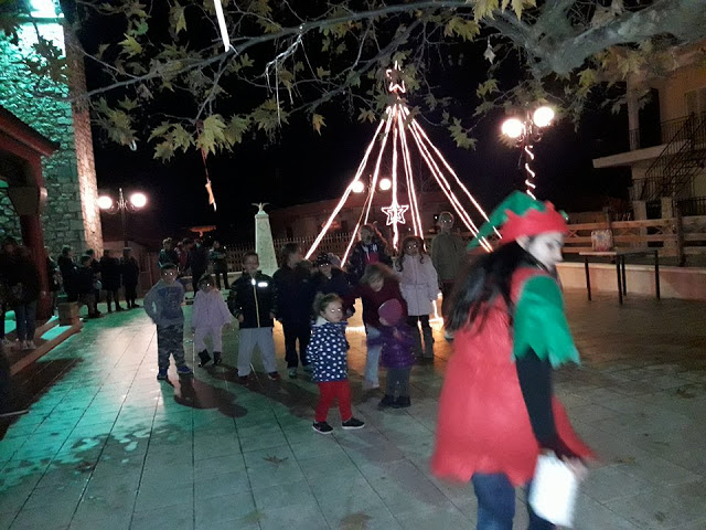 Άναψε το χριστουγεννιάτικο δέντρο στα ΠΑΛΙΑΜΠΕΛΑ (ΦΩΤΟ: Στέλλα Λιάπη) - Φωτογραφία 41