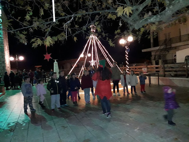 Άναψε το χριστουγεννιάτικο δέντρο στα ΠΑΛΙΑΜΠΕΛΑ (ΦΩΤΟ: Στέλλα Λιάπη) - Φωτογραφία 81