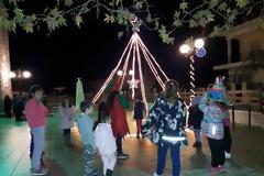 Άναψε το χριστουγεννιάτικο δέντρο στα ΠΑΛΙΑΜΠΕΛΑ (ΦΩΤΟ: Στέλλα Λιάπη)