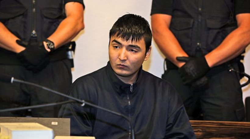 Νέα ανατροπή για τον Αφγανό που δολοφόνησε τη Γερμανίδα φοιτήτρια: Είναι 33 λέει ο πατέρας του - Φωτογραφία 1