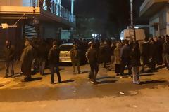Ρομά πέθανε στο αστυνομικό τμήμα Φυλής - «Ντου» από τους συγγενείς του με 9 τραυματίες αστυνομικούς
