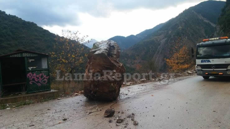 Ευρυτανία: Είχαν Άγιο οι διερχόμενοι οδηγοί... [photos] - Φωτογραφία 2