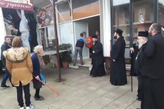 Ο Μητροπολίτης μας κκ Κοσμάς κοντά στους πληγέντες κατοίκους από τις πλημμύρες