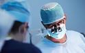 Βρετανία: Χειρουργός υπέγραφε τα αρχικά του σε συκώτια ασθενών