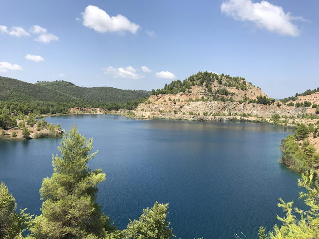 Τα ορυχεία στην Βόρεια Εύβοια που έγιναν… αλπικές λίμνες (ΦΩΤΟ) - Φωτογραφία 1
