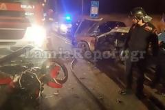 Λαμία: Δυο νεκροί σε φοβερό τροχαίο - Μηχανή καρφώθηκε σε αυτοκίνητο