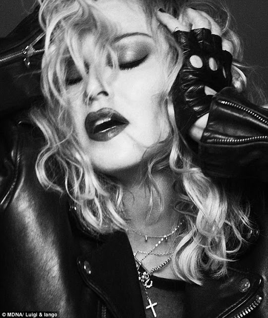 Στα 59 της χρόνια η Madonna ποζάρει με εσώρουχα - Φωτογραφία 3