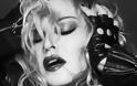 Στα 59 της χρόνια η Madonna ποζάρει με εσώρουχα - Φωτογραφία 3