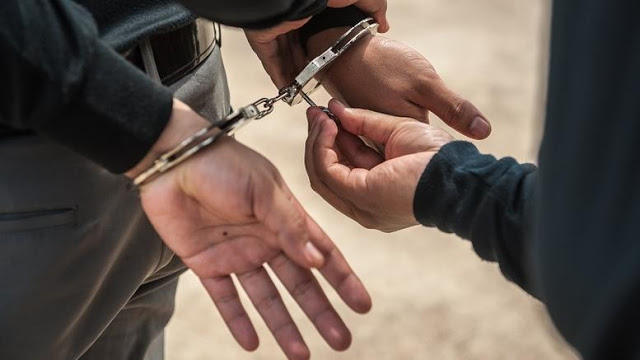 Λέσβος: Συνελήφθη 44 αλληλέγγυος που ξεσήκωνε μετανάστες στη Μόρια - Φωτογραφία 1