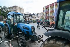 Στον Τύρναβο οι αγρότες της Λάρισας (φωτο)