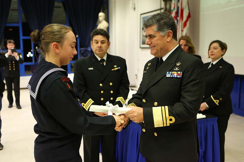 Βραβεύτηκαν οι Αριστούχοι Μαθητές Παιδιά Στελεχών ΠΝ (12 ΦΩΤΟ) - Φωτογραφία 7