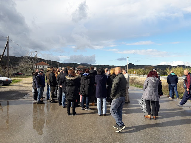 Νέα δυναμική διαμαρτυρία σήμερα στη ΓΟΥΡΓΟΥΒΛΗ ΘΥΡΡΕΙΟΥ ενάντια στην εγκατάσταση μονάδας με βιορευστά (ΦΩΤΟ: Στέλλα Λιάπη) - Φωτογραφία 126