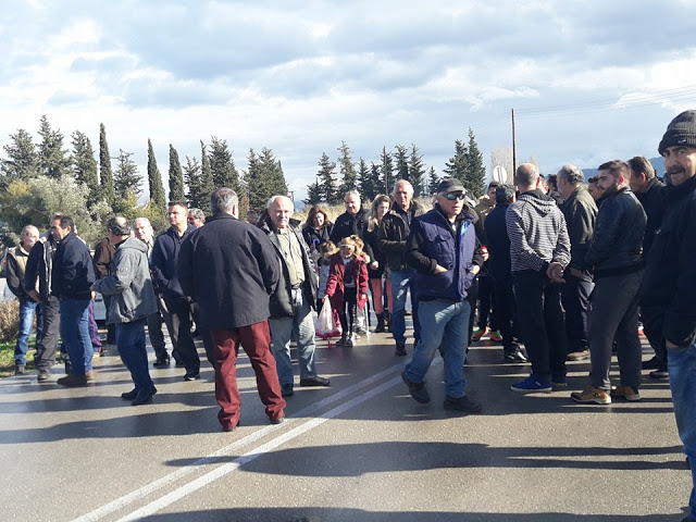 Νέα δυναμική διαμαρτυρία σήμερα στη ΓΟΥΡΓΟΥΒΛΗ ΘΥΡΡΕΙΟΥ ενάντια στην εγκατάσταση μονάδας με βιορευστά (ΦΩΤΟ: Στέλλα Λιάπη) - Φωτογραφία 26