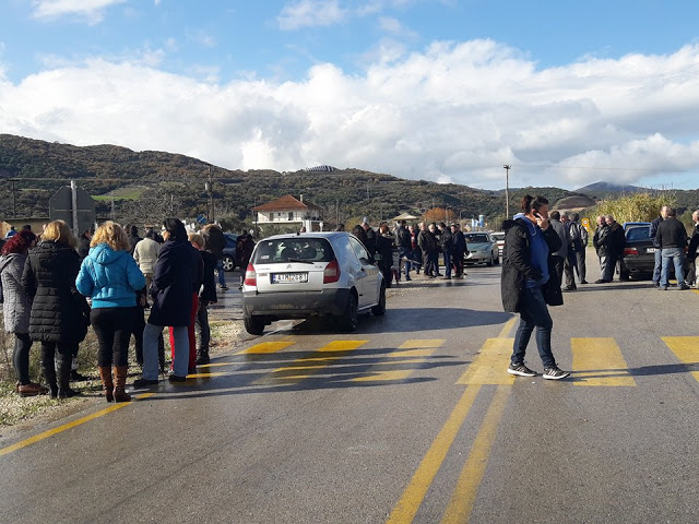 Νέα δυναμική διαμαρτυρία σήμερα στη ΓΟΥΡΓΟΥΒΛΗ ΘΥΡΡΕΙΟΥ ενάντια στην εγκατάσταση μονάδας με βιορευστά (ΦΩΤΟ: Στέλλα Λιάπη) - Φωτογραφία 38