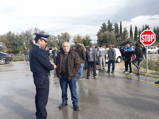 Νέα δυναμική διαμαρτυρία σήμερα στη ΓΟΥΡΓΟΥΒΛΗ ΘΥΡΡΕΙΟΥ ενάντια στην εγκατάσταση μονάδας με βιορευστά (ΦΩΤΟ: Στέλλα Λιάπη) - Φωτογραφία 62