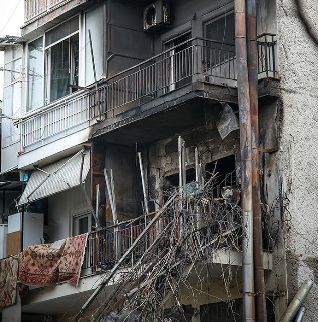 Τραγωδία: Τρεις νεκροί από φωτιά σε πολυκατοικία! (ΦΩΤΟ) - Φωτογραφία 1