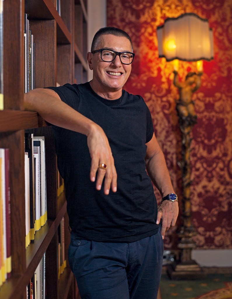 Ξεσπά ο Stefano Gabbana: «Δεν θέλω να με αποκαλούν γκέι γιατί απλά είμαι άνδρας»! - Φωτογραφία 2