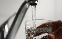 Πώς θα μειώσετε τον κίνδυνο τον κίνδυνο της άνοιας πίνοντας νερό;