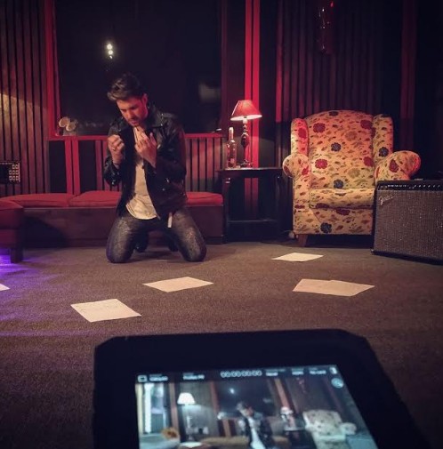 Θες: Στα backstage του βιντεοκλίπ για το νέο τραγούδι του Γιώργου Λιβάνη [photos+video] - Φωτογραφία 5