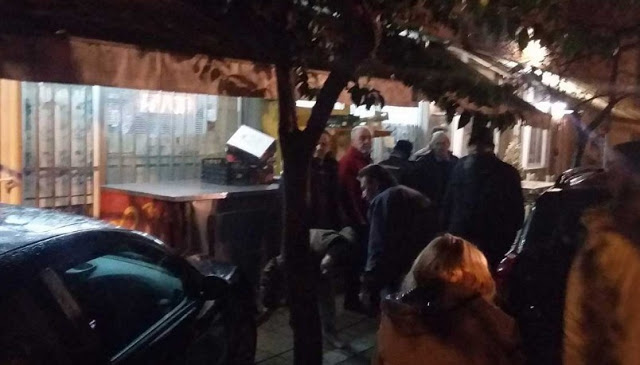 ​Εισβολή μηχανοκίνητου πελάτη σε μίνι-μάρκετ στα Τρίκαλα - Φωτογραφία 3