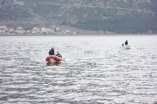 Ιωάννινα: Συναγερμός σε Πυροσβεσική και αστυνομία για τσάντα μέσα στη Λίμνη - Φωτογραφία 4