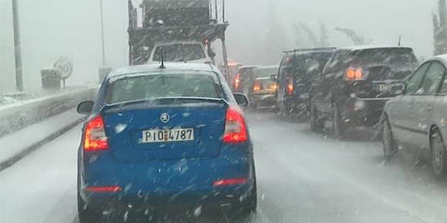 Σφοδρή χιονόπτωση στην Εθνική Οδό Αθηνών-Λαμίας, στο ύψος της Τραγάνας! - Φωτογραφία 1