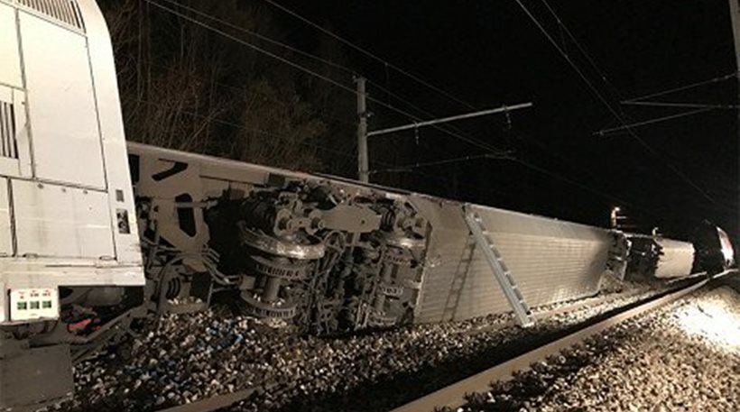 Σύγκρουση τρένων στην Αυστρία: Τουλάχιστον 17 τραυματίες - Φωτογραφία 1