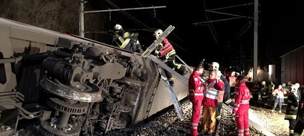 Σύγκρουση τρένων στην Αυστρία: Τουλάχιστον 17 τραυματίες - Φωτογραφία 3