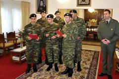 Η χορωδία του ΚΕΕΜ έψαλε τα κάλαντα στον Μητροπολίτη Σπάρτης Ευστάθιο