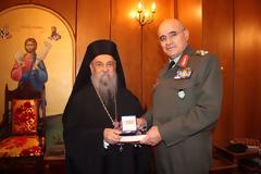 Στον Μητροπολίτη Λαρίσης μαζί με την μπάντα της 1ης Στρατιάς ο Στρατηγός Ζερβάκης