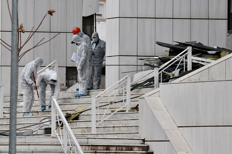 Στα «τυφλά» οι έρευνες για την επίθεση στο Εφετείο: Δεν λειτουργούν οι κάμερες από το 2002! - Φωτογραφία 2