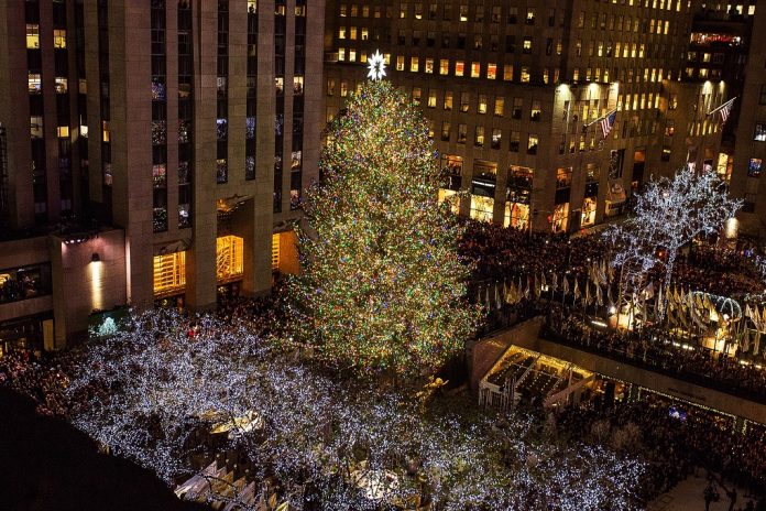Που βρίσκονται τα δέκα πιο εντυπωσιακά χριστουγεννιάτικα δέντρα του 2017 - Φωτογραφία 1