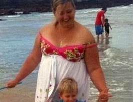Ο γιος της, την ρώτησε γιατί είναι τόσο χοντρή και αυτή έχασε 83 κιλά... Δείτε πώς είναι σήμερα! [photos] - Φωτογραφία 1
