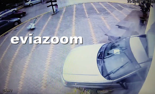 Σοκαριστικό ατύχημα στα Ψαχνά: Αυτοκίνητο «μπούκαρε» με την όπισθεν στο κατάστημα «Γερμανός»! Από τύχη δεν υπήρξαν θύματα! Δείτε το βίντεο - ντοκουμέντο! - Φωτογραφία 3