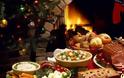Χριστούγεννα στην Ελλάδα με γουρουνοχαρά, «σπάργανα Χριστού», Χριστόκλουρα, Μωμόγερους & Μπαμπουσιαραίους