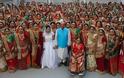 Εμπορος διαμαντιών πάντρεψε 251 ζευγάρια στην Ινδία και τους χάρισε πανάκριβα δώρα - Φωτογραφία 2