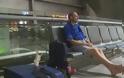 Ολλανδός παραλίγο να πεθάνει στο αεροδρόμιο γιατί περίμενε 10 μέρες γυναίκα που γνώρισε στο διαδίκτυο - Φωτογραφία 1