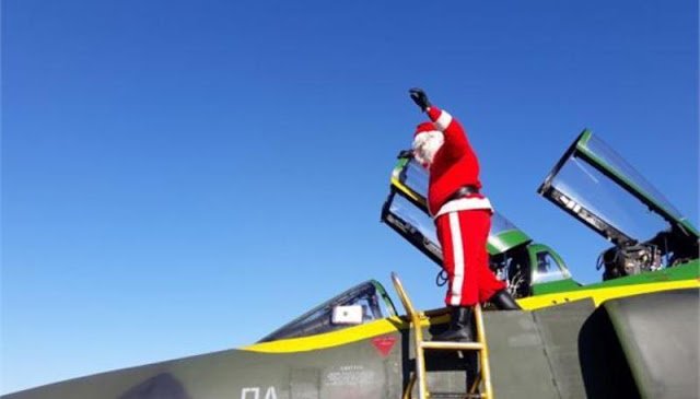 Ο Άγιος Βασίλης προσγειώνεται στην 110 Πτέρυγα Μάχης - Φωτογραφία 1